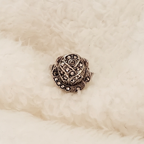 Uncas Sterling Silver Art Deco Marcasite Rose Flower Ring - Picture 3 of 11